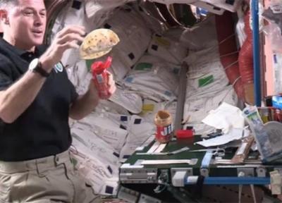 نحوه صبحانه خوردن در فضا
