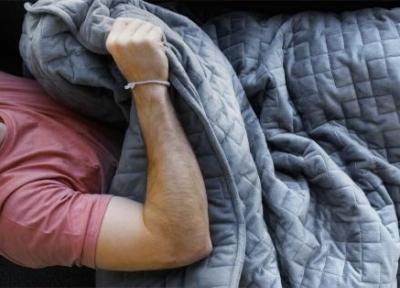 پتو های سنگین به ترشح ملاتونین و افزایش بهبود خواب کمک می کنند